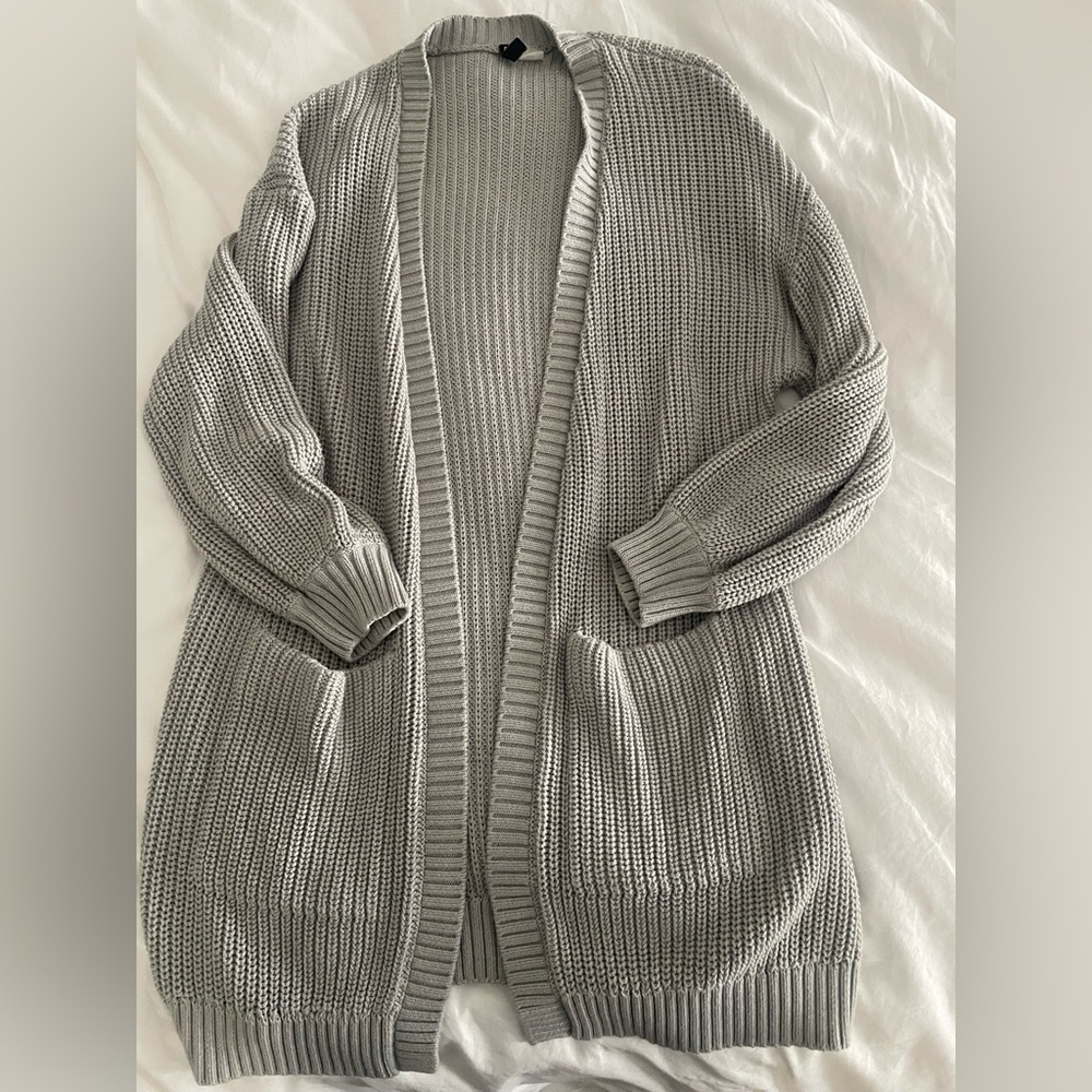 H&M Divided Light Gray Knit Cardigan